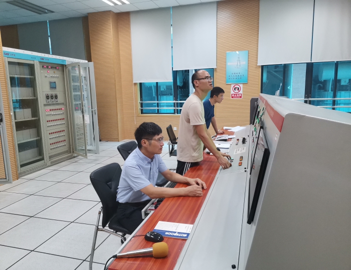高壓大電流檢測系統研制